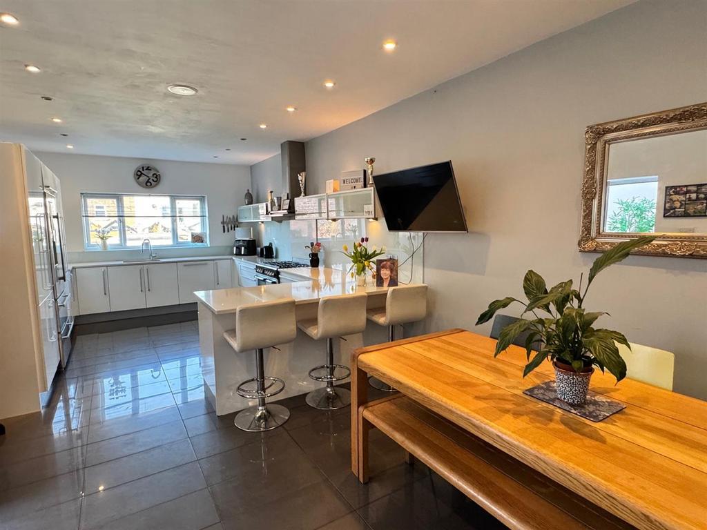 Family dining kitchen