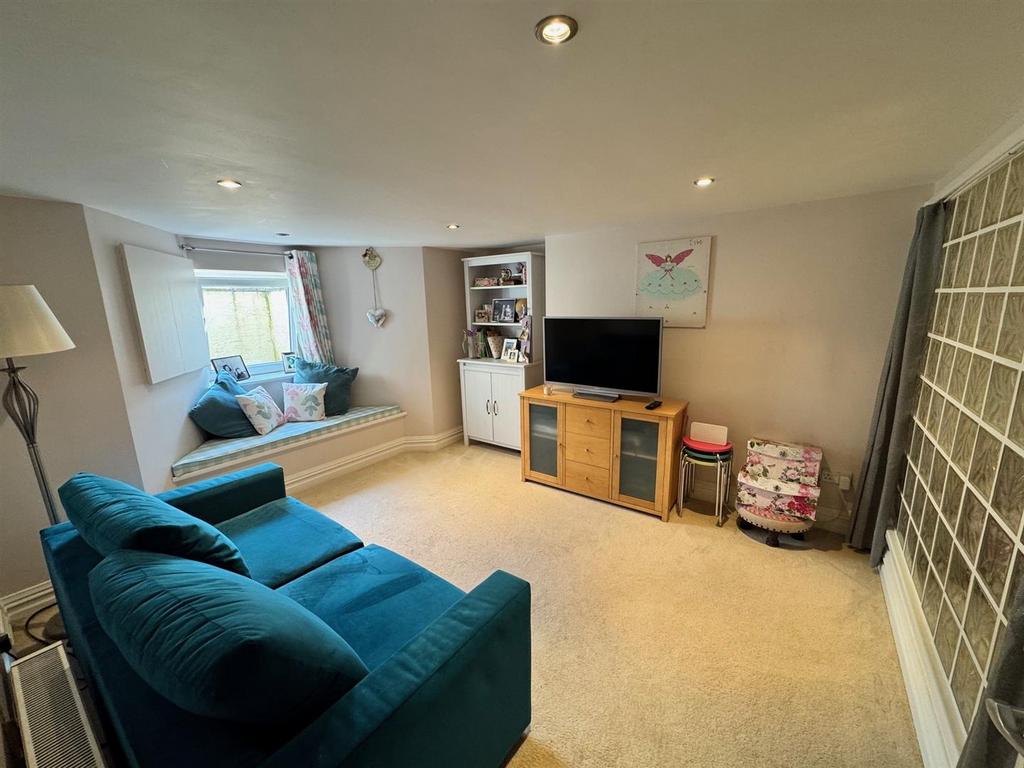 Bedroom four/lounge