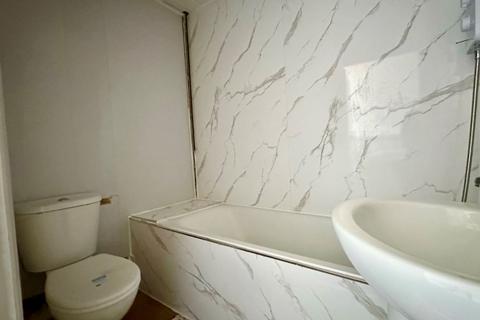 1 bedroom flat for sale, Flat 2, 311 Barking Road, Canning Town, London, E13 8EE