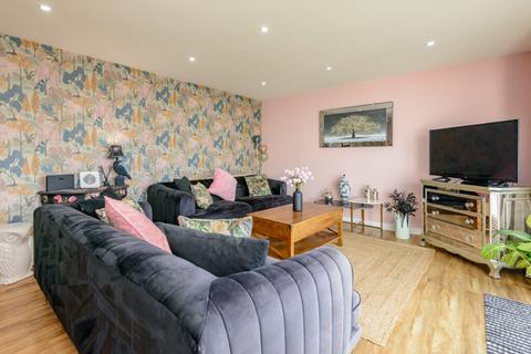 16 Cortleferry Grove, Dalkeith, EH22 3HX