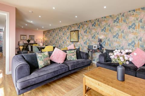 16 Cortleferry Grove, Dalkeith, EH22 3HX