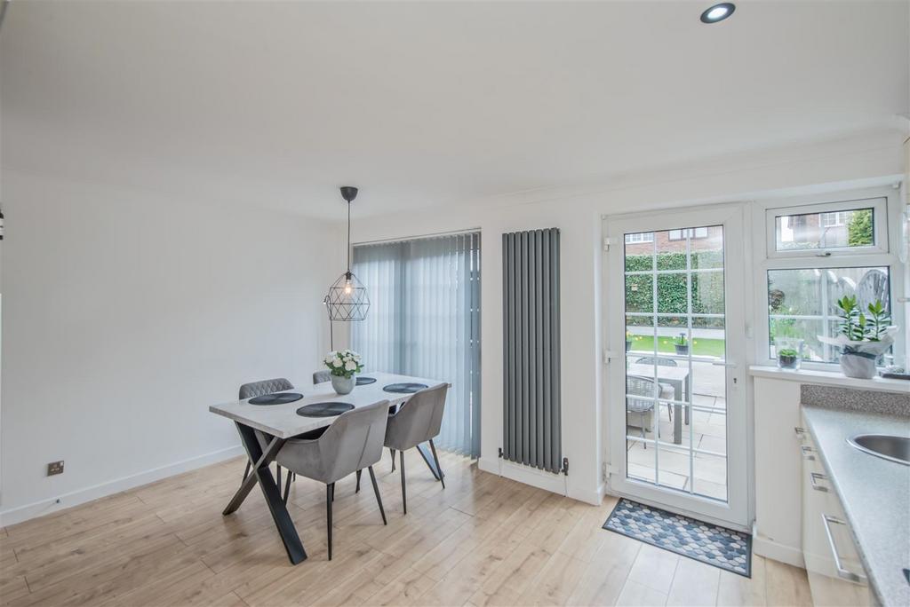 Fitted Dining Kitchen: