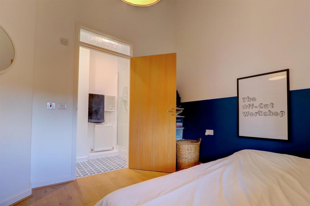 Bedroom 1 .1.jpg