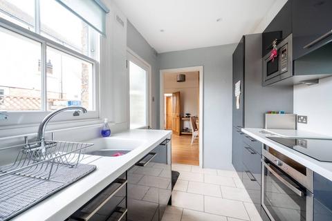 undefined, Herbert Road, Kingston, Kingston upon Thames, KT1