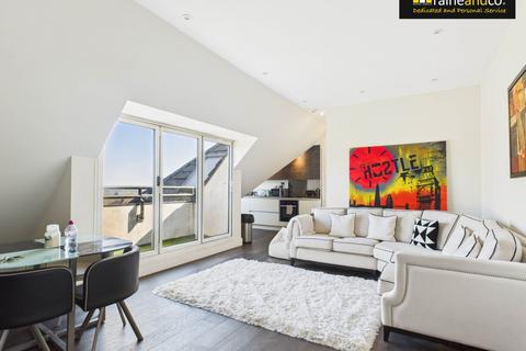 2 bedroom apartment for sale, Southgate Road, Potters Bar