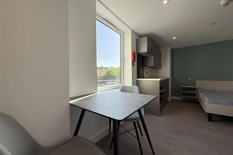 Studio to rent, Lower Bristol Road, Bath BA2