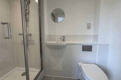 Studio to rent, Lower Bristol Road, Bath BA2