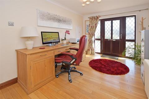 17 Bala Grove, Cheadle, Stoke-on-trent, ST10 1SY