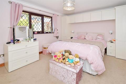 17 Bala Grove, Cheadle, Stoke-on-trent, ST10 1SY
