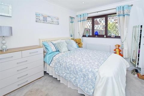 17 Bala Grove, Cheadle, Stoke-on-trent, ST10 1SY