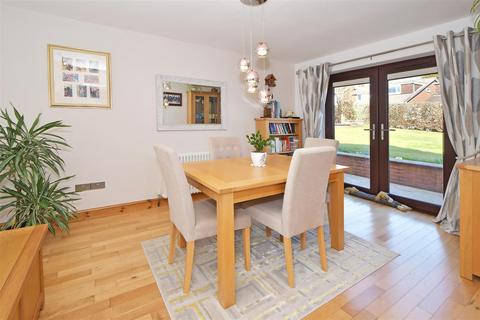17 Bala Grove, Cheadle, Stoke-on-trent, ST10 1SY