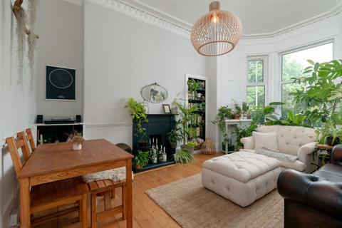 6/1 Bowhill Terrace, Edinburgh, EH3 5QY