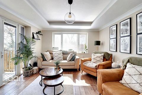 4 bedroom detached house for sale, Derby Road, Mansfield