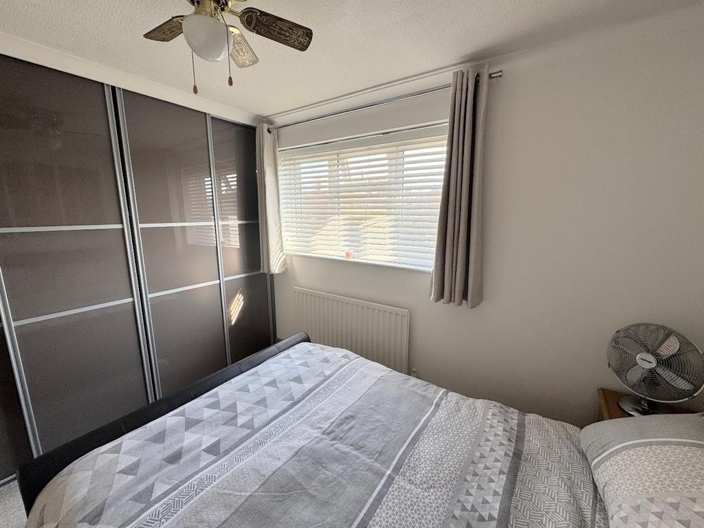 Bedroom 2 (rear)