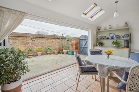 3 bedroom character property for sale, 32, The Green, Aylesbury HP18