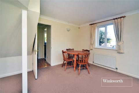 4 The Retreat, Worcester Park, KT4 8SU