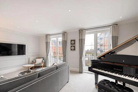 4 bedroom detached house to rent, Sassoon Drive, Barnet EN4