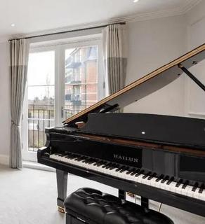 4 bedroom detached house to rent, Sassoon Drive, Barnet EN4