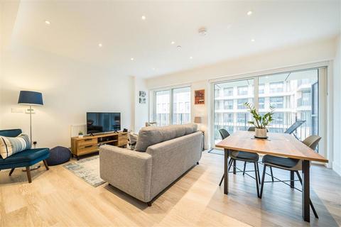 1 bedroom flat for sale, Cleevedale Place, London SW4