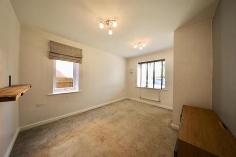 2 bedroom semi-detached house for sale, Middlesex Road, Hull