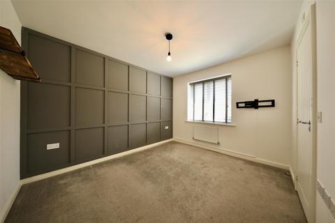 2 bedroom semi-detached house for sale, Middlesex Road, Hull
