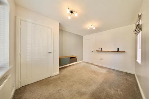 2 bedroom semi-detached house for sale, Middlesex Road, Hull