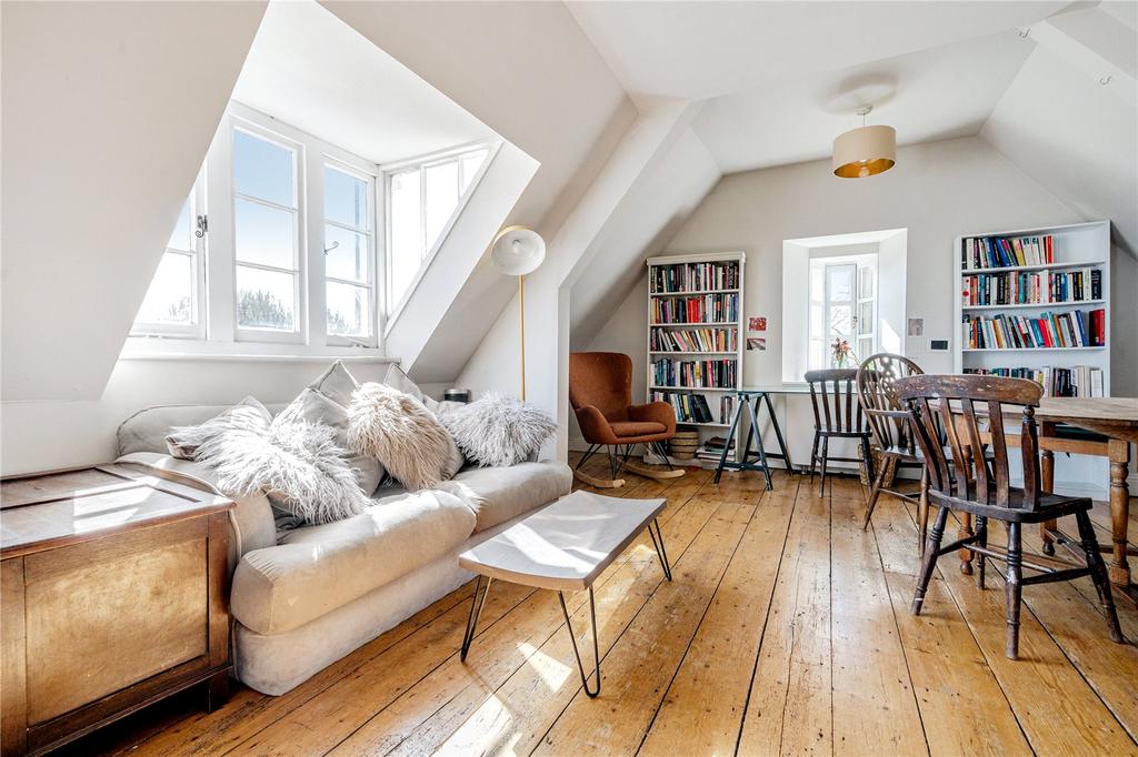 Sitting/Dining Room