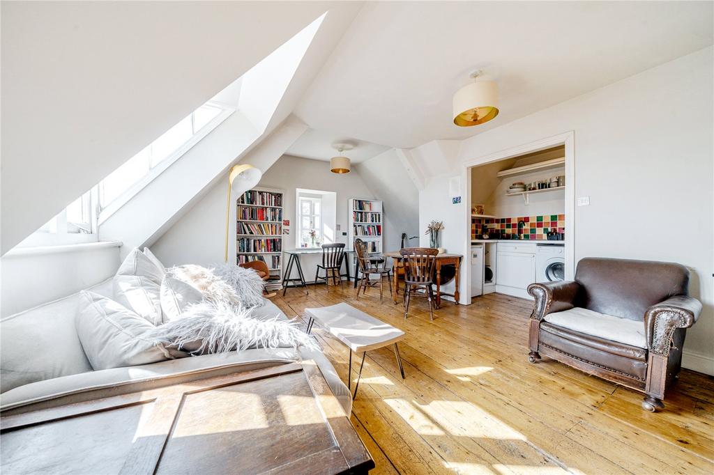 Sitting/Dining Room