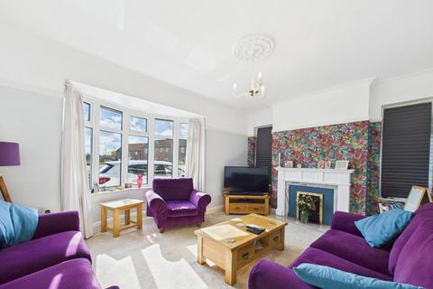 4 bedroom detached house for sale, Main Street, Hutton Cranswick, YO25 9QR