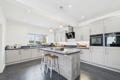 4 bedroom detached house for sale, Main Street, Hutton Cranswick, YO25 9QR