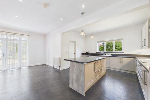 4 bedroom detached house for sale, Main Street, Hutton Cranswick, YO25 9QR