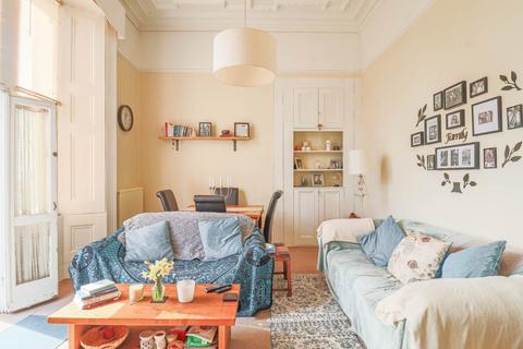 2 bedroom flat for sale, South Road, Hillside - Superb Ground Floor Garden Flat