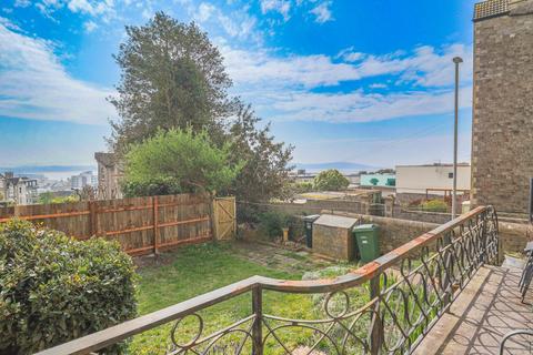 2 bedroom flat for sale, South Road, Hillside - Superb Ground Floor Garden Flat