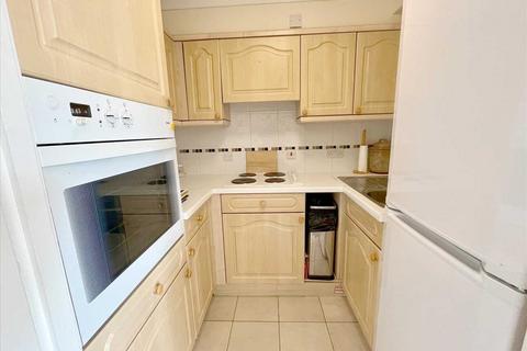 2 bedroom retirement property for sale, High Street, Bushey, WD23.