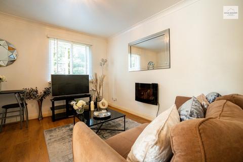 1 bedroom flat for sale, Hickory Close, London N9