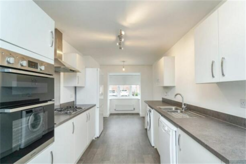 4 bedroom semi-detached house to rent, Bedford MK40