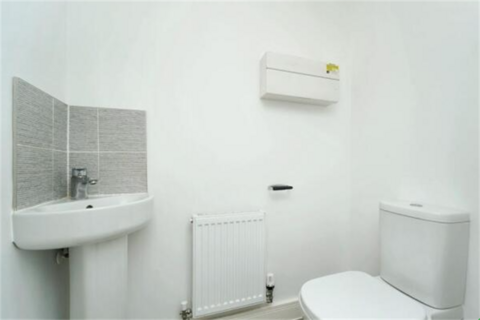 4 bedroom semi-detached house to rent, Bedford MK40