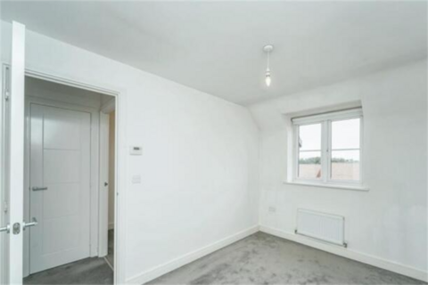 4 bedroom semi-detached house to rent, Bedford MK40