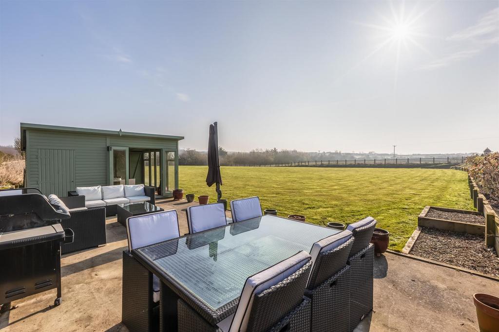Summerhouse & Terrace