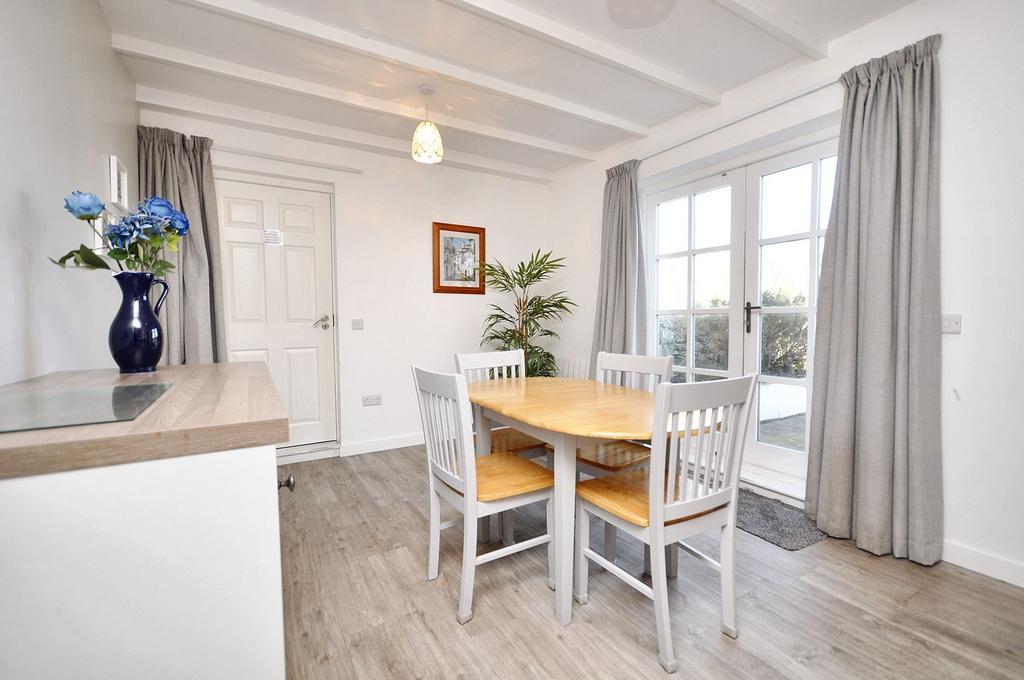 Kitchen/ Dining Area