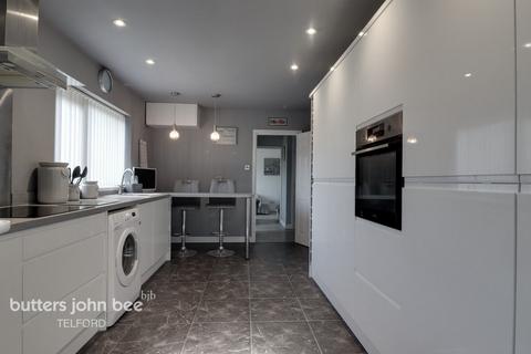 43 Sutherland Drive, Muxton, Telford, TF2 8QB