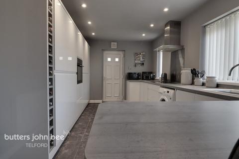 43 Sutherland Drive, Muxton, Telford, TF2 8QB