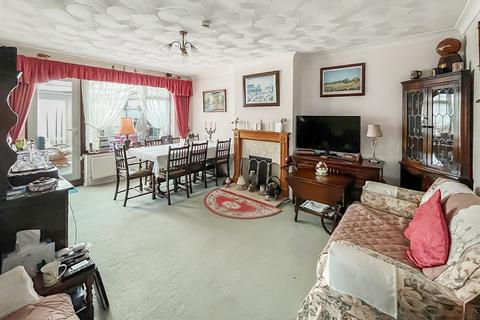32 Ambersham Crescent, East Preston, Littlehampton, BN16 1AH