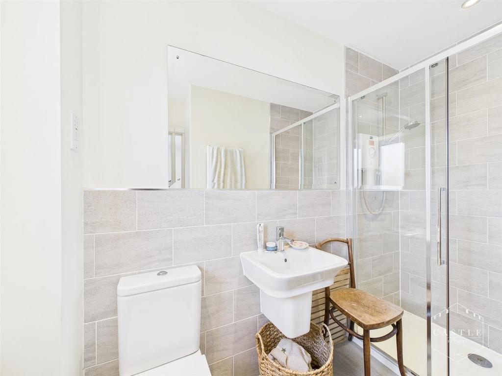 Ensuite shower room