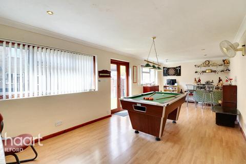 4 bedroom end of terrace house for sale, Wellwood Road, Ilford