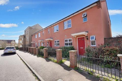 34 Felstead Crescent, Stansted, CM24 8UX