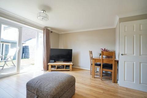 34 Felstead Crescent, Stansted, CM24 8UX