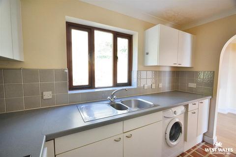 undefined, Gaddarn Reach, Neyland, Milford Haven