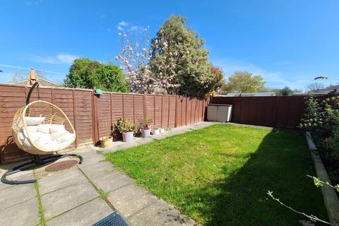 24 Benbow Gardens, Calmore, Southampton, SO40 2SX