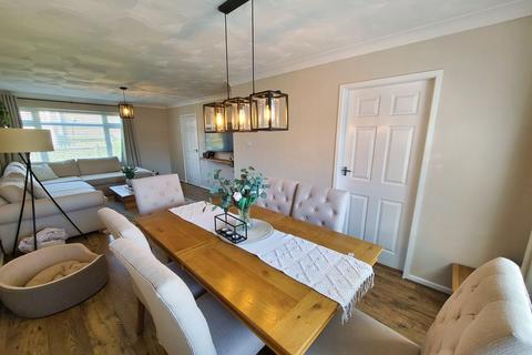 24 Benbow Gardens, Calmore, Southampton, SO40 2SX